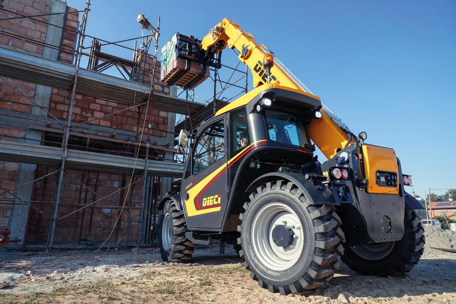 Advantages of Dieci Telehandlers in the Construction Industry